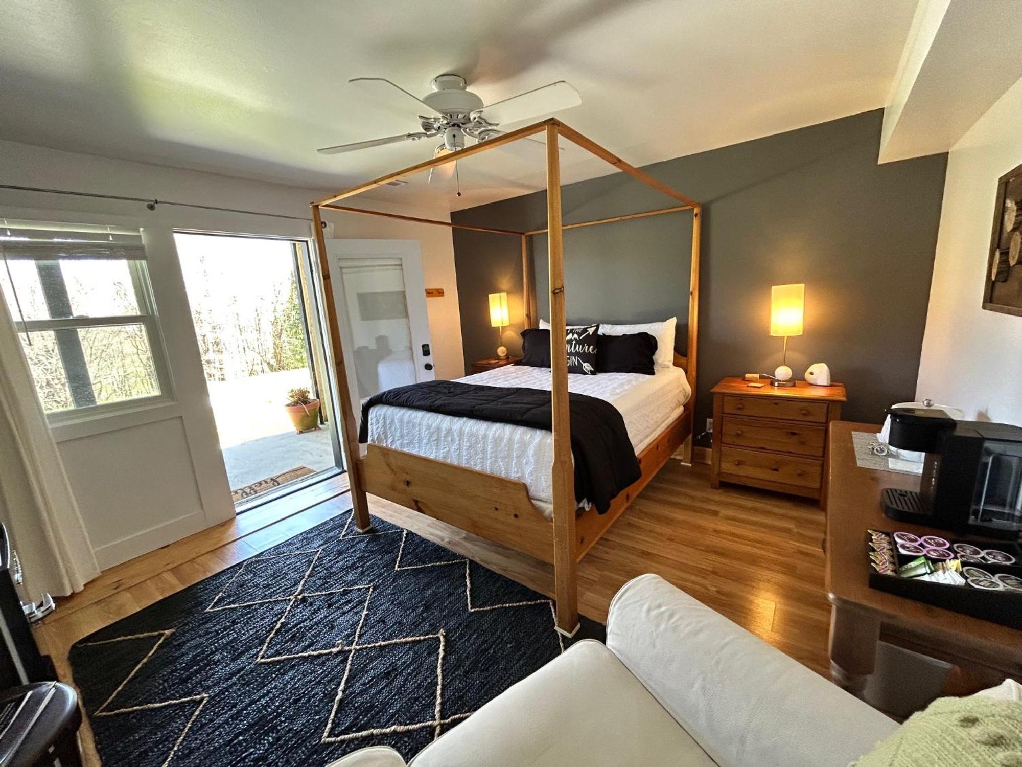 Hotel Fire Mountain Highlands Habitación foto