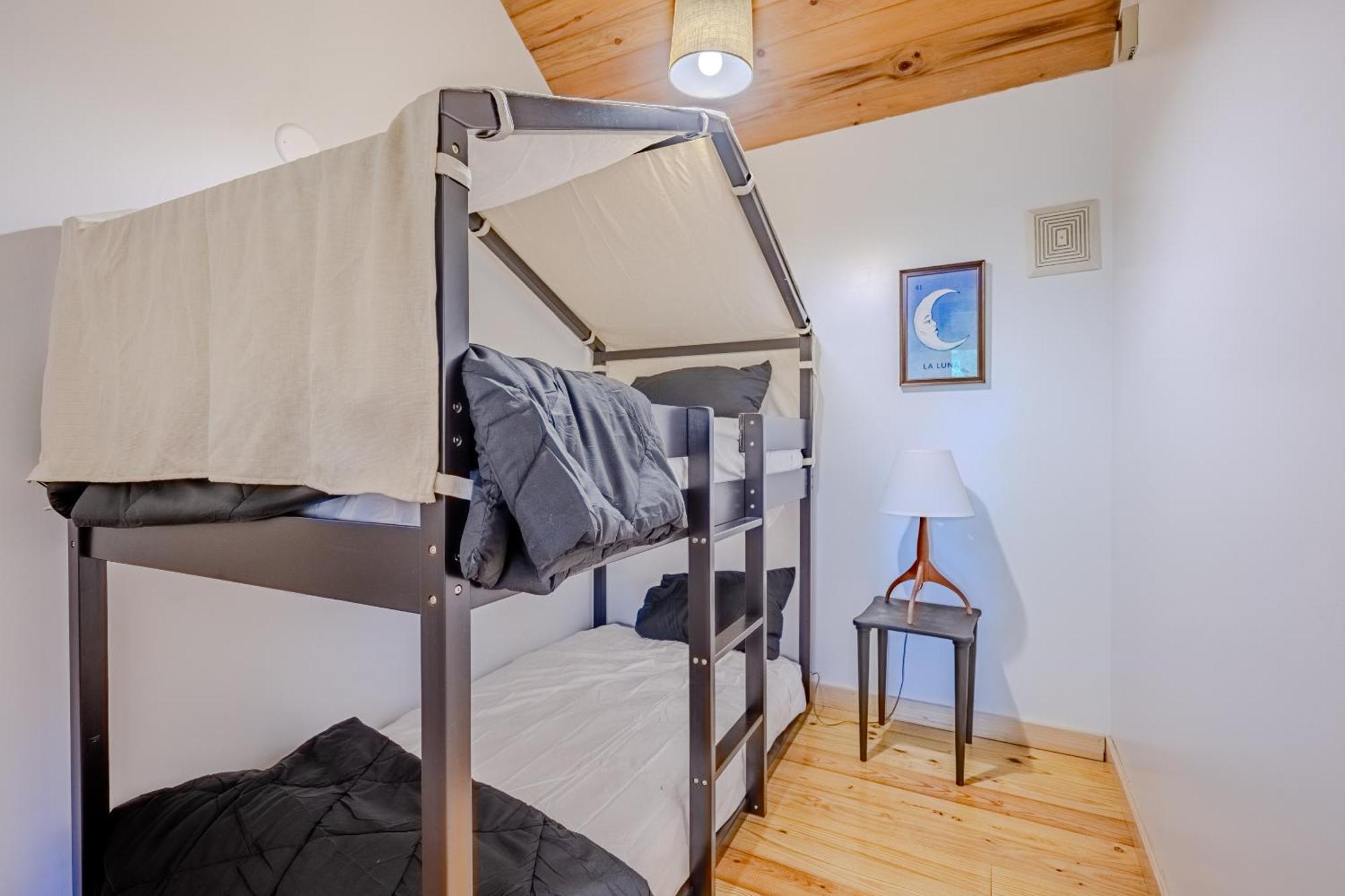 Hotel Fire Mountain Highlands Habitación foto